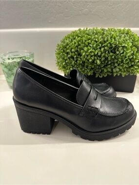 Black Penny Loafer Women’s Shoes - Classic Leather Slip-On